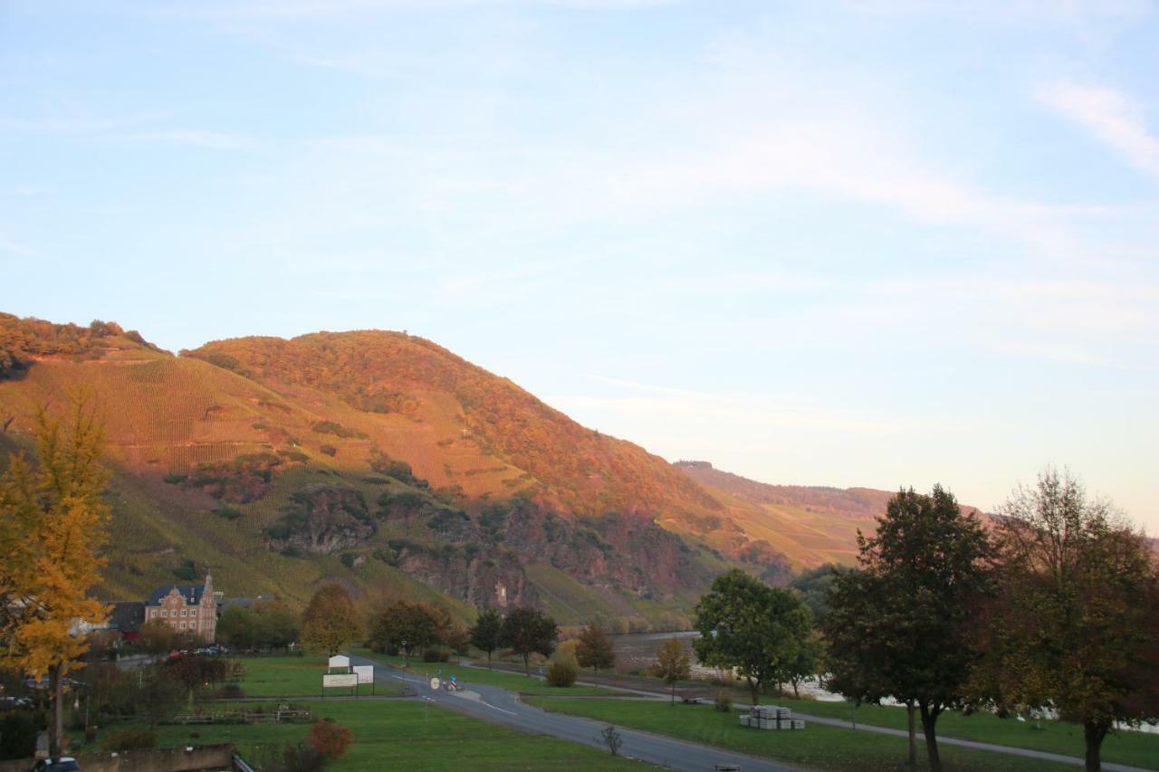 Mosel Ferienwohnung อือร์ซิก ภายนอก รูปภาพ