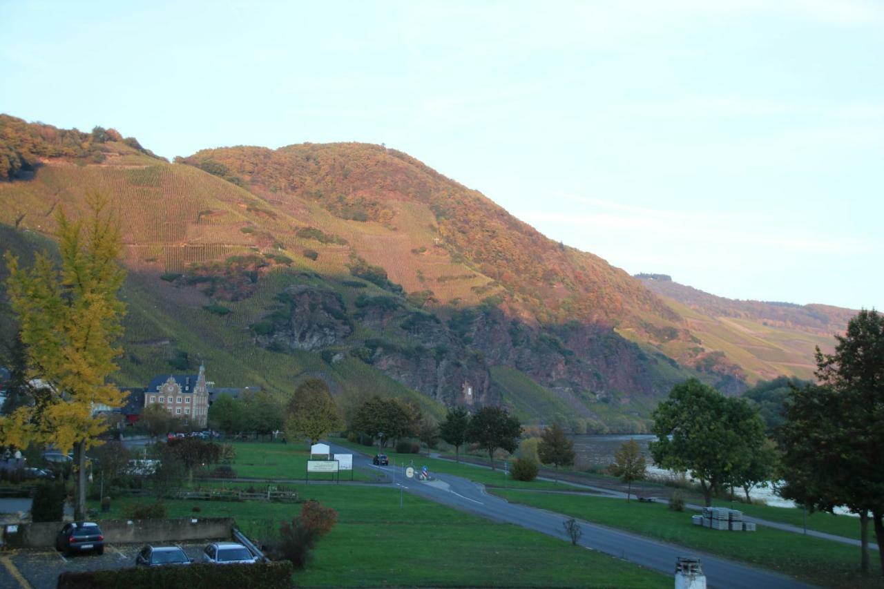 Mosel Ferienwohnung อือร์ซิก ภายนอก รูปภาพ